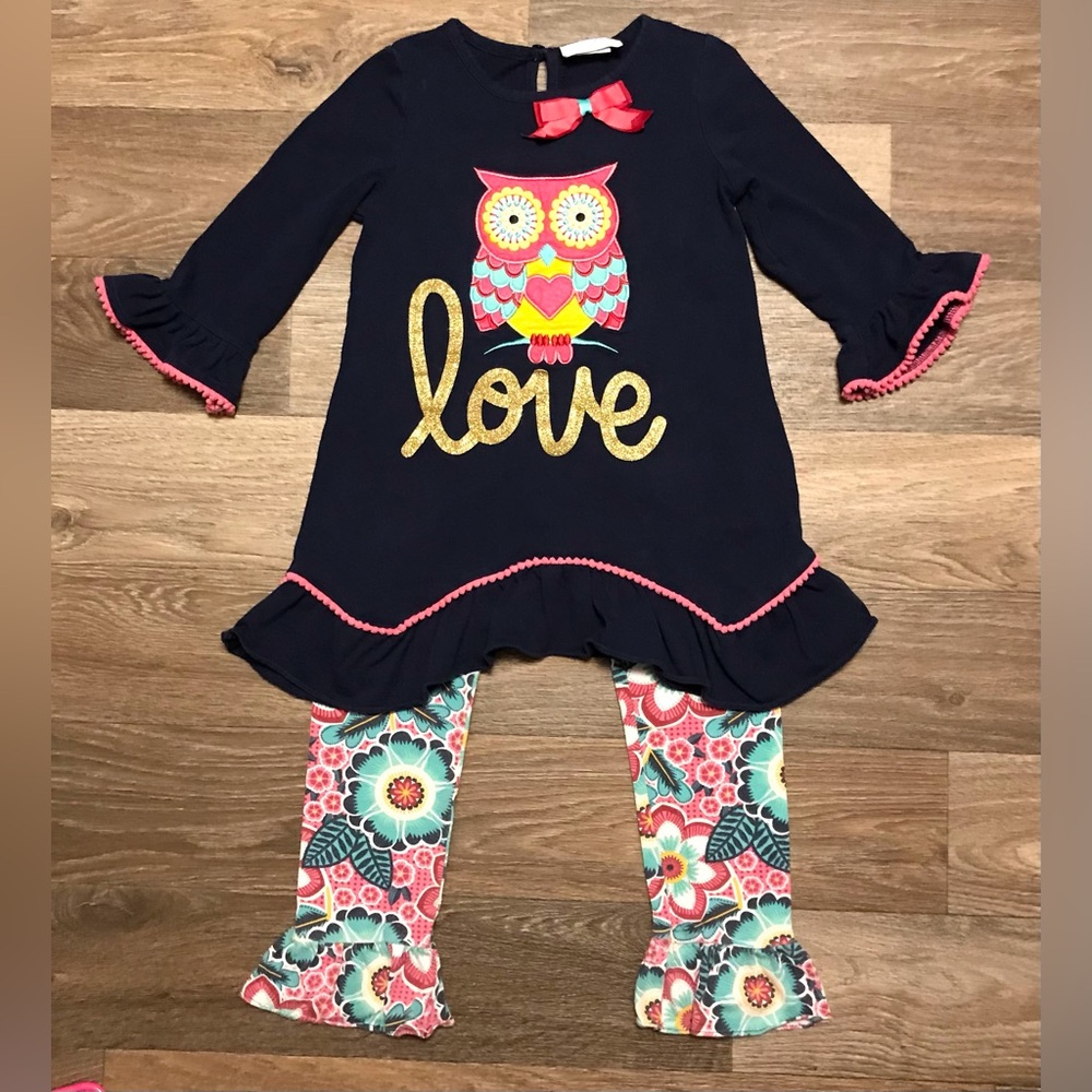 Emily Rose Girls Size 8 boutique style tunic and pant set.